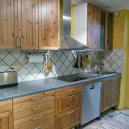 Апартаменты With Terrace And 2 Bedrooms, Up To 4 Persons, Ideal For Families, South-west Part Of Мюнхен